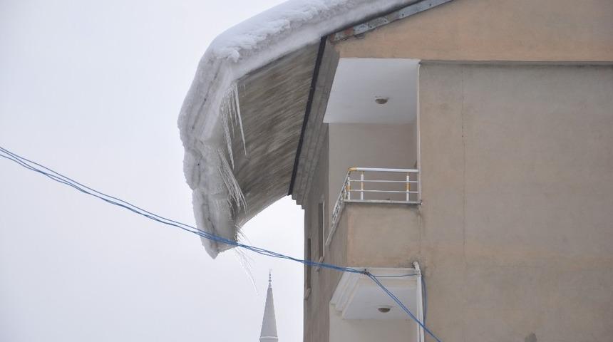 Y&uuml;ksekova&rsquo;da karla m&uuml;cadele &ccedil;alışması