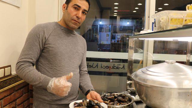 Ürettiği 'diyet midye' ile siparişlere yetişemiyor