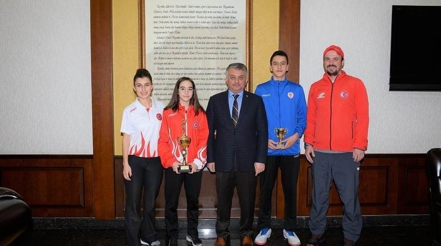 Milli Tenisçiler Vali Yazıcı’yı ziyaret etti