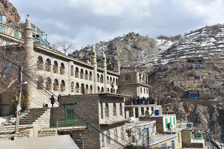 İran'ın Irak sınırındaki taş evler büyülüyor  G4