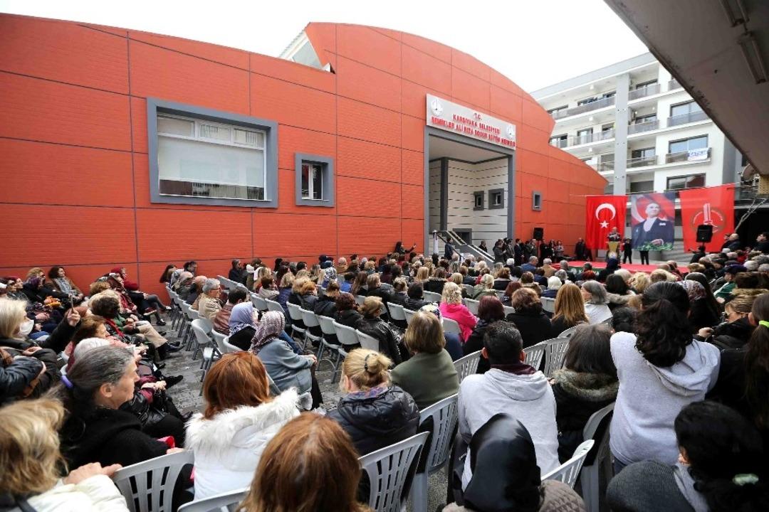 Karşıyaka&rsquo;da coşkulu a&ccedil;ılış