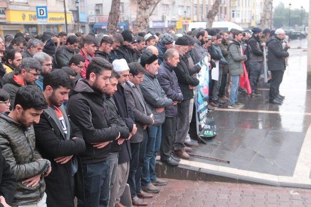 Adana’da Çin’in Doğu Türkistan’daki politikaları protesto edildi