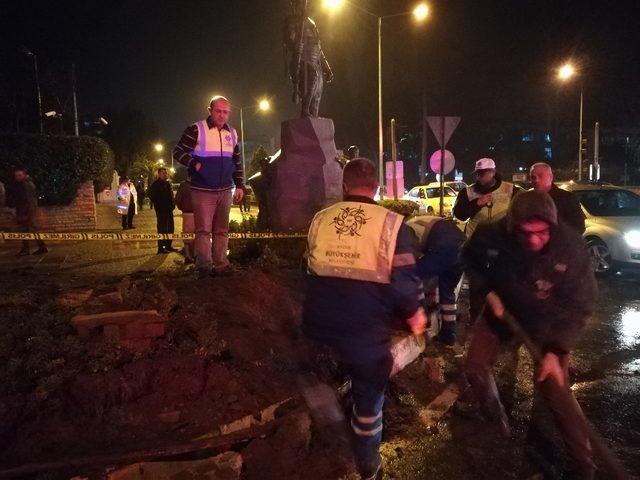 Alkollü sürücü, otomobili 3 şeritli yola sığdıramadı 3 yaralı