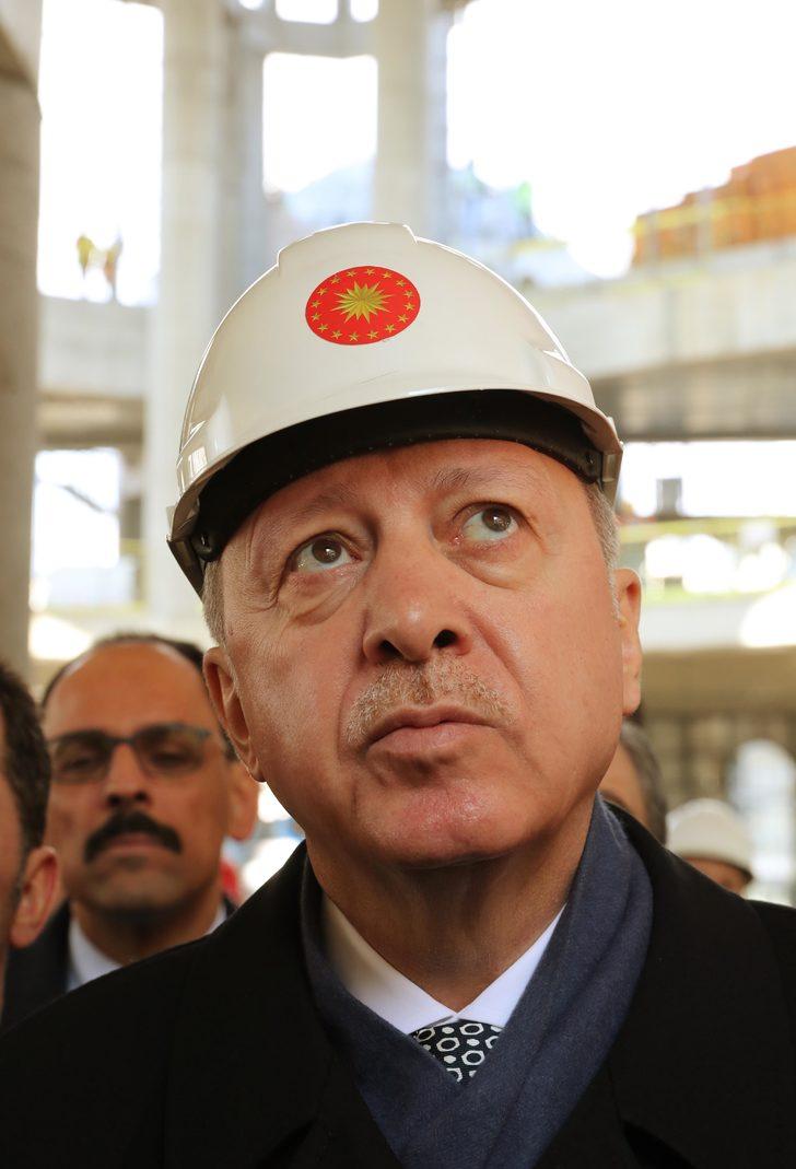 Fotoğraflar// Cumhurbaşkanı Erdoğan Taksim Camii'nde incelemelerde bulundu