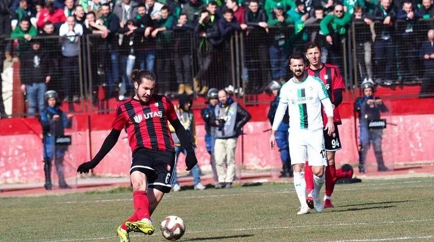 TFF 2. Lig: UTAŞ Uşakspor: 0 - Sakaryaspor: 0