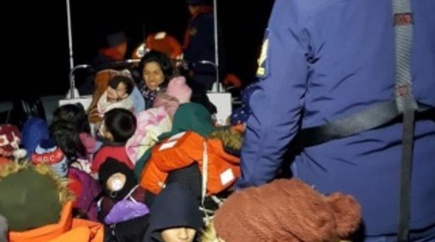 &Ccedil;anakkale'de 39'u &ccedil;ocuk 62 ka&ccedil;ak yakalandı