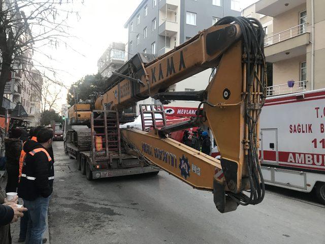 Kartal'da çöken binanın yanındaki Yunus Apartmanı yıkılıyor (1)