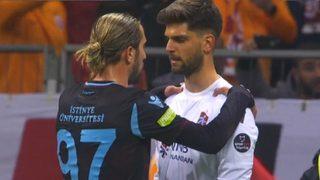 Yusuf Yazıcı, penaltı öncesi Arda Akbulut'u teselli etti