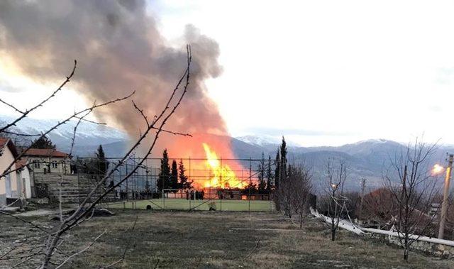 Isparta’da okulda çıkan yangın