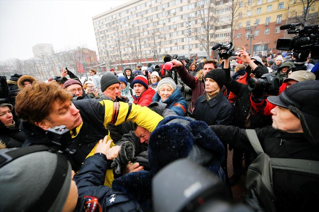 '&Ouml;fkeli Anneler' Rusya'da sokağa d&ouml;k&uuml;ld&uuml; 
