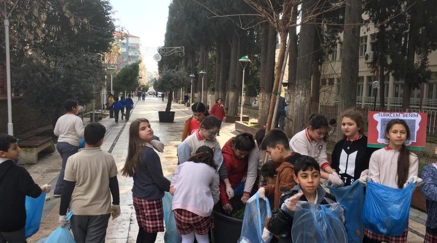 Küçükler büyüklere örnek oldu