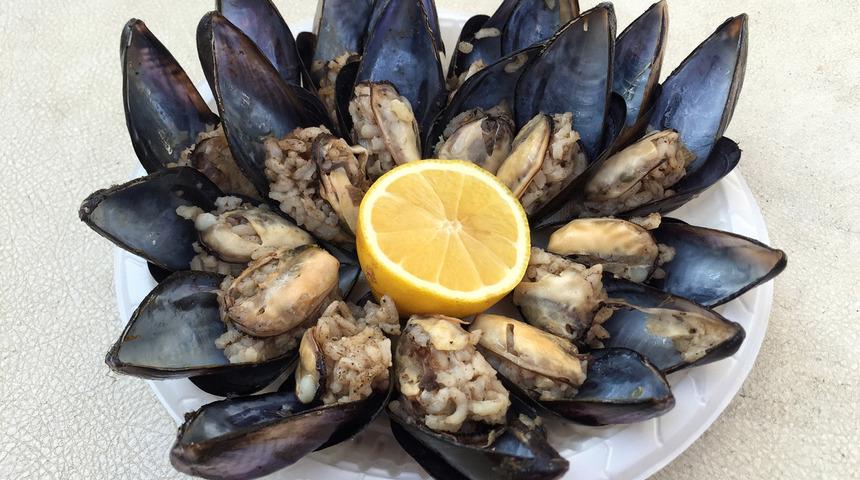 Ürettiği 'diyet midye' ile siparişlere yetişemiyor