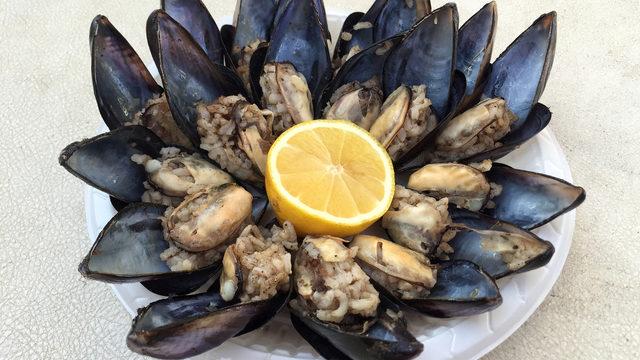 Ürettiği 'diyet midye' ile siparişlere yetişemiyor