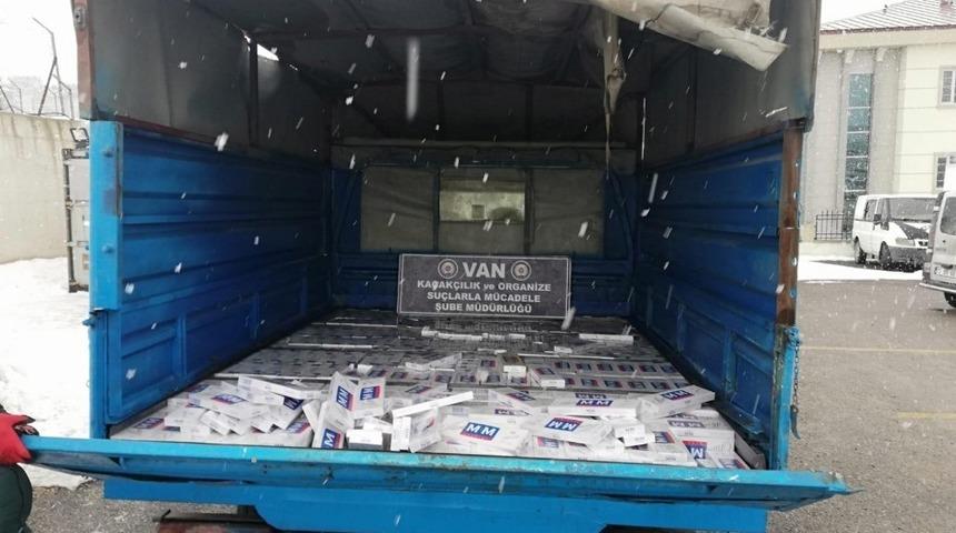 Van&rsquo;da 9 bin 750 paket ka&ccedil;ak sigara ele ge&ccedil;irildi