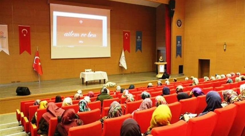 Aydın M&uuml;ft&uuml;l&uuml;ğ&uuml;&rsquo;n&uuml;n &lsquo;Temel Aile Bilinci&rsquo; eğitimleri devam ediyor