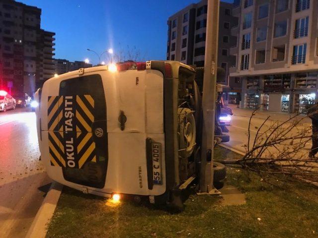 Samsun’da servis minibüsü kaza yaptı: 2 yaralı