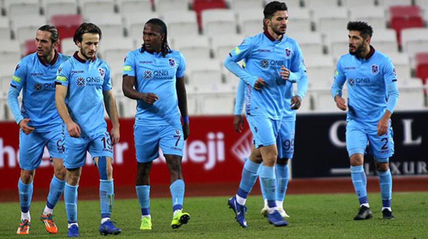 Trabzonspor Süper Lig'de zirve yarışında geriye düştü