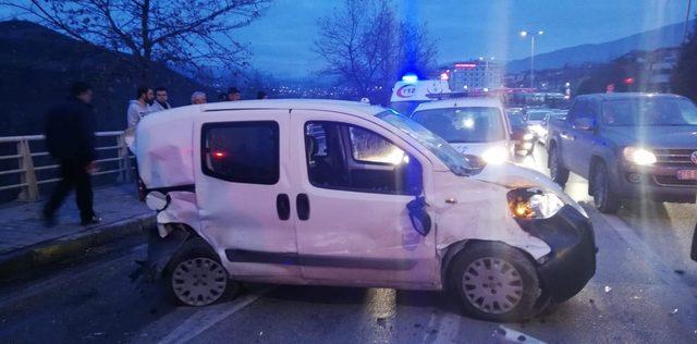 16 yaşındaki alkollü sürücü, zincirleme kazaya neden oldu