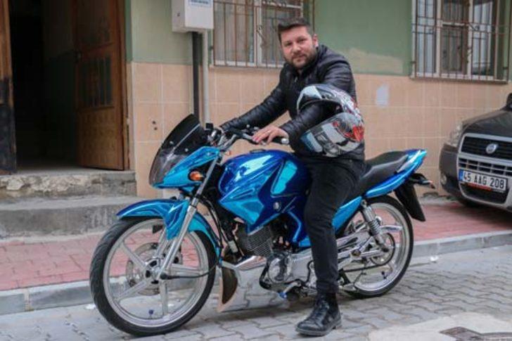 Motosikletini evinin salonuna park ediyor: Türkiye'de sadece bende var  G5