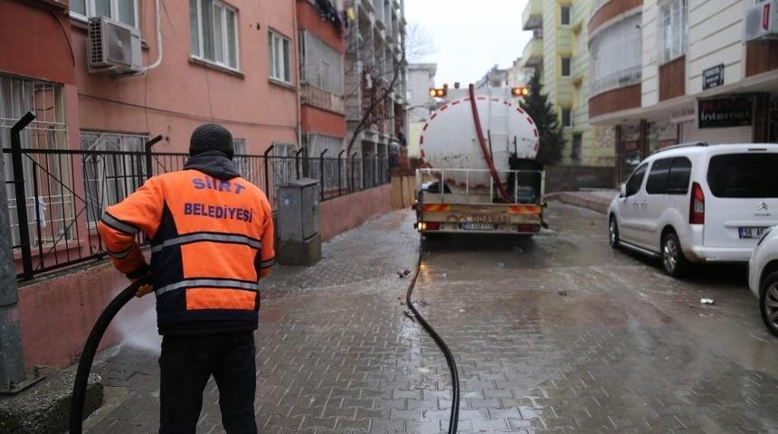 Siirt&rsquo;te cadde ve kaldırımlar tazyikli su ile yıkanıyor