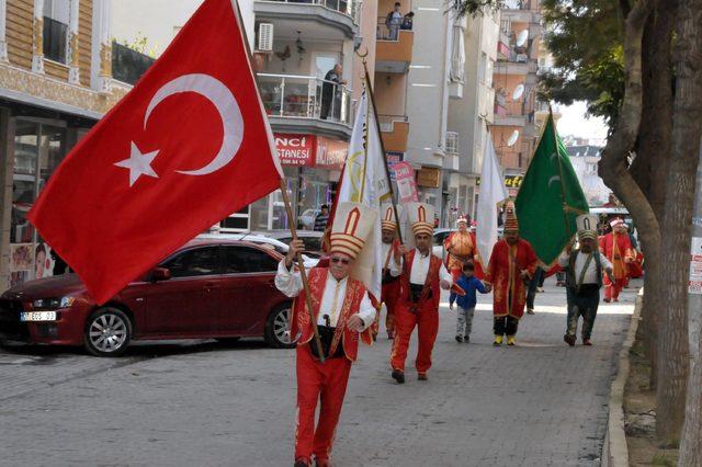 Gümüş madalya ile dönünce mehteranla karşılandı