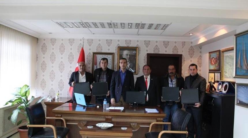 Emet Kaymakamlığı&rsquo;na teslim edilen bilgisayarların dağıtımı yapıldı