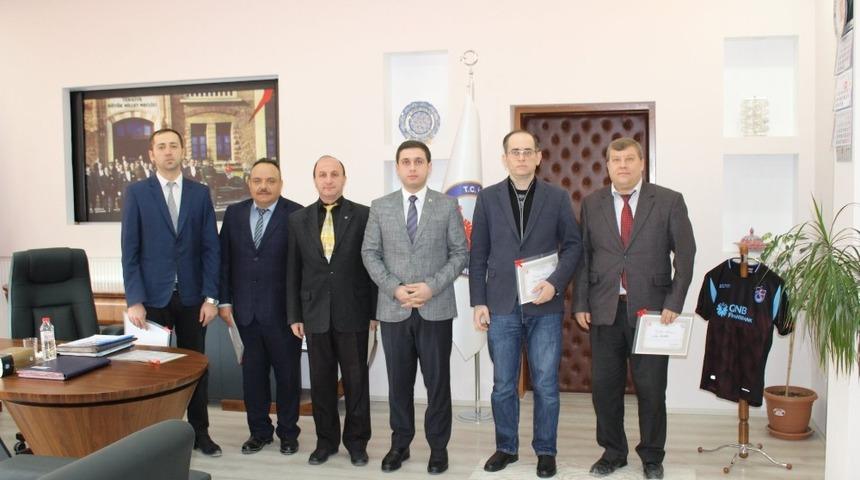 Hisarcık İl&ccedil;e Hakem Heyeti&rsquo;ne takdir belgesi