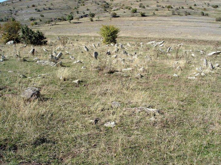 O topraklar asırlık mezarlarla kaplı!  G1