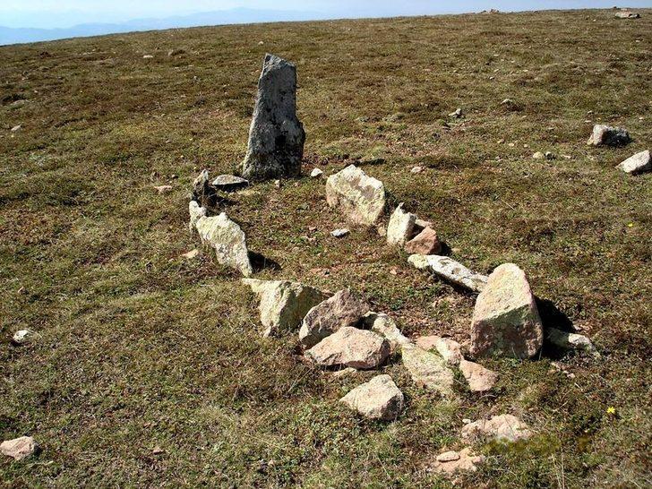 O topraklar asırlık mezarlarla kaplı!  G3