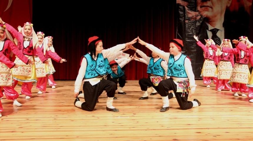 Konak&rsquo;ta halk oyunları şenliği