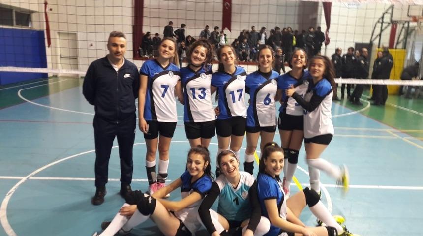 Hakkari ekibi deplasmandan 3 puanla d&ouml;nd&uuml;