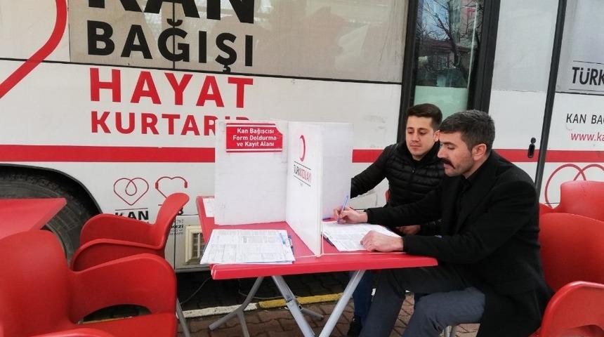 Palu&rsquo;da adliye personelinden kan bağışı