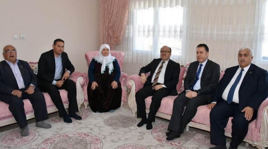 Vali Mustafa Tutulmaz&rsquo;dan şehit ailesine ziyaret