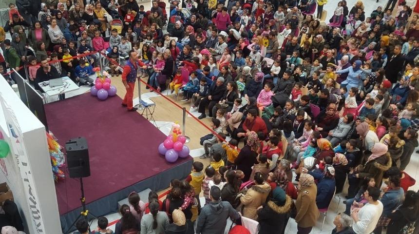 &Ccedil;ocuklar &ouml;zel etkinliklerle doyasıya eğlendi