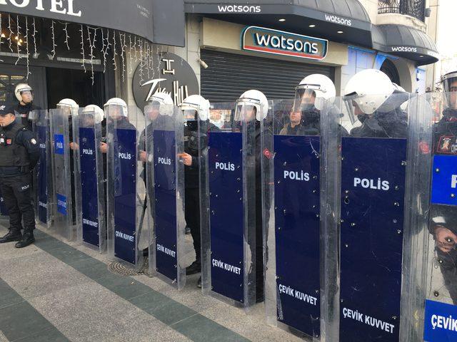 Yürüyüş yapmak isteyen HDP'li gruba polis izin vermedi