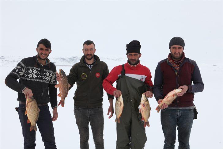 Donan gölde balık avlıyorlar G4