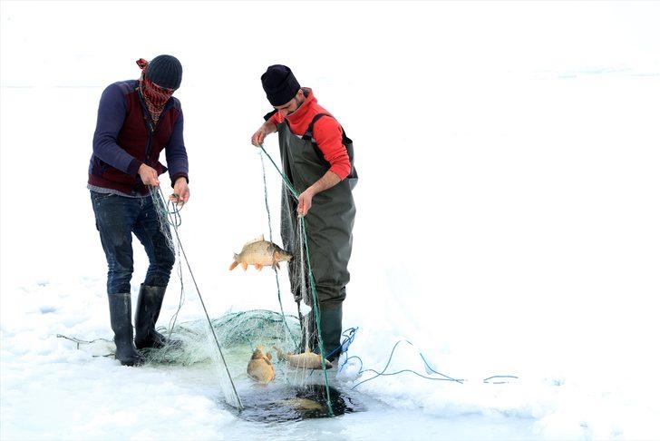 Donan gölde balık avlıyorlar G5