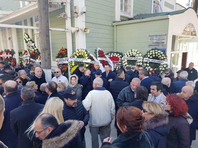 Başkan Atabay’ın annesi İstanbul’da defnedildi