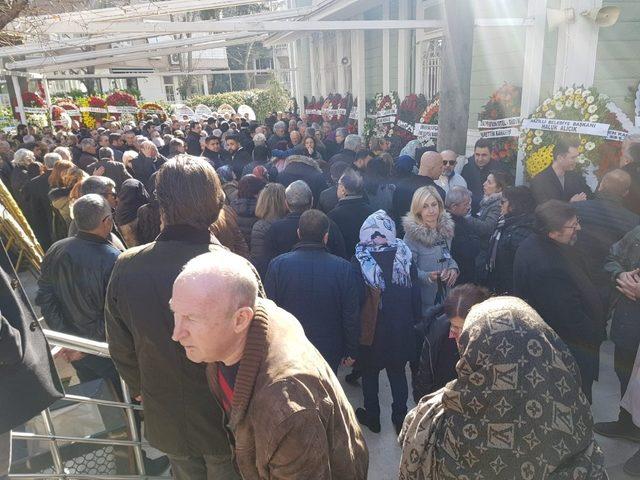 Başkan Atabay’ın annesi İstanbul’da defnedildi