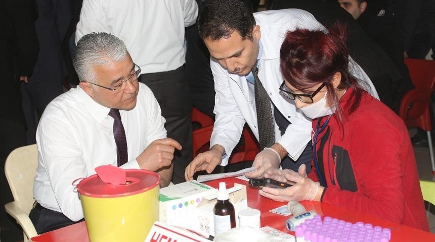 Van polisinden Kızılaya kan bağışı