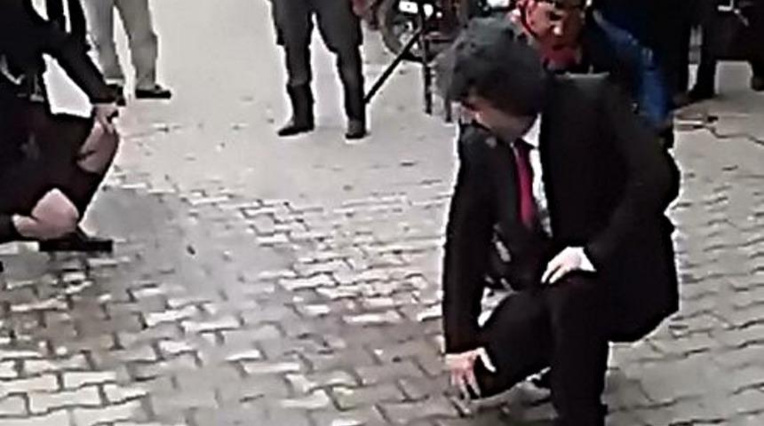 Bağımsız aday Dr. Bayındır, "Zeybek" oynayarak oy istedi