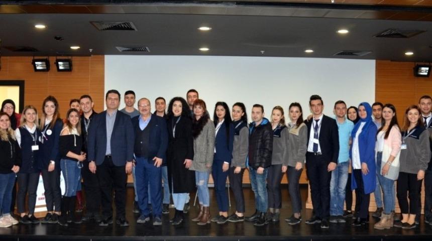 İşitme engelli hastalar için işaret dili öğreniyorlar