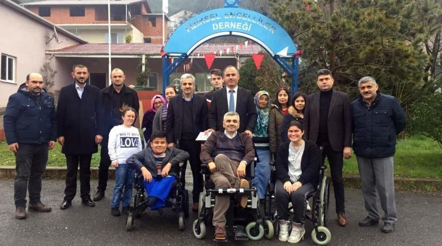 Mutlu ve Eşitmez, Fiziksel Engelliler Derneği’ni ziyaret etti