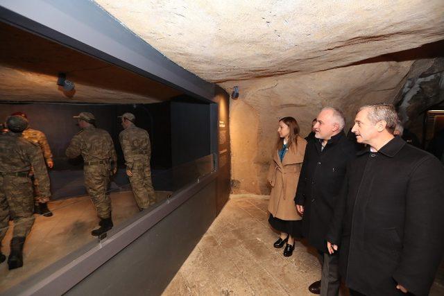 Kızılay Genel Başkanı Kınık, Milli Mücadele müzesini gezdi