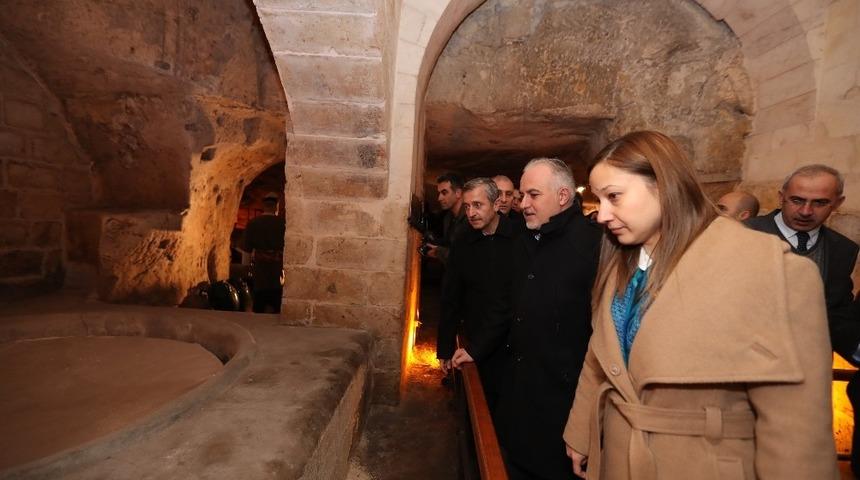 Kızılay Genel Başkanı Kınık, Milli Mücadele müzesini gezdi