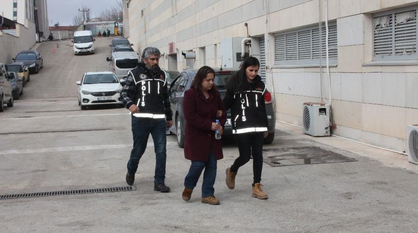 &Ccedil;antasında metamfetamin ile yakalanan kadın tutuklandı