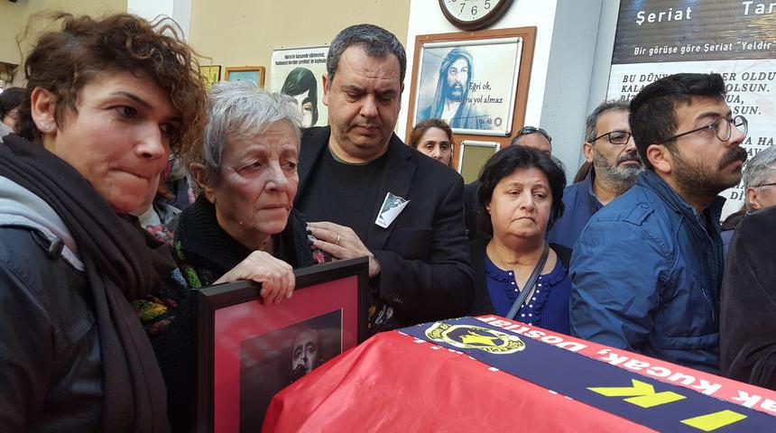 Sanat&ccedil;ı Hakan Yeşilyurt, son yolculuğuna uğurlandı