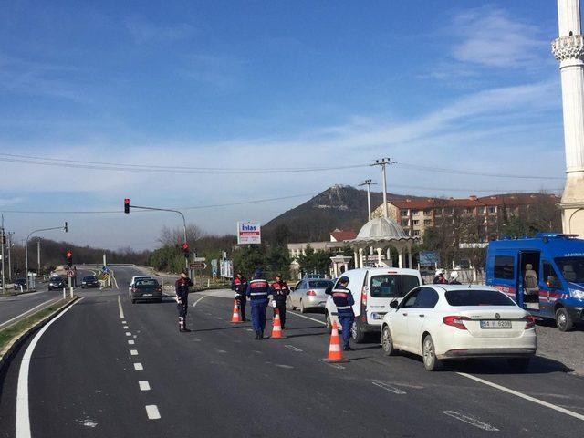 Sakarya’da helikopterli denetimlerde sürücülere ceza yağdı