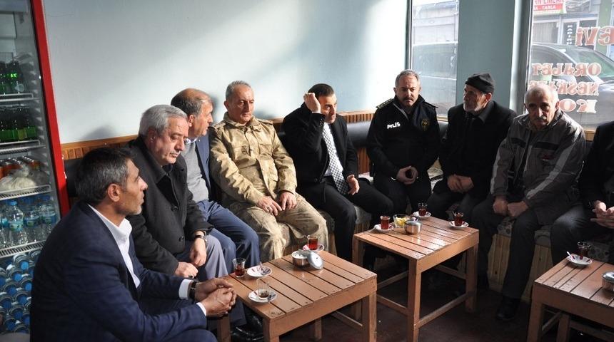 Vali &Ouml;ks&uuml;z, vatandaşlarla buluştu