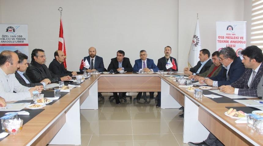 Akademisyenlerle sanayiciler buluştu